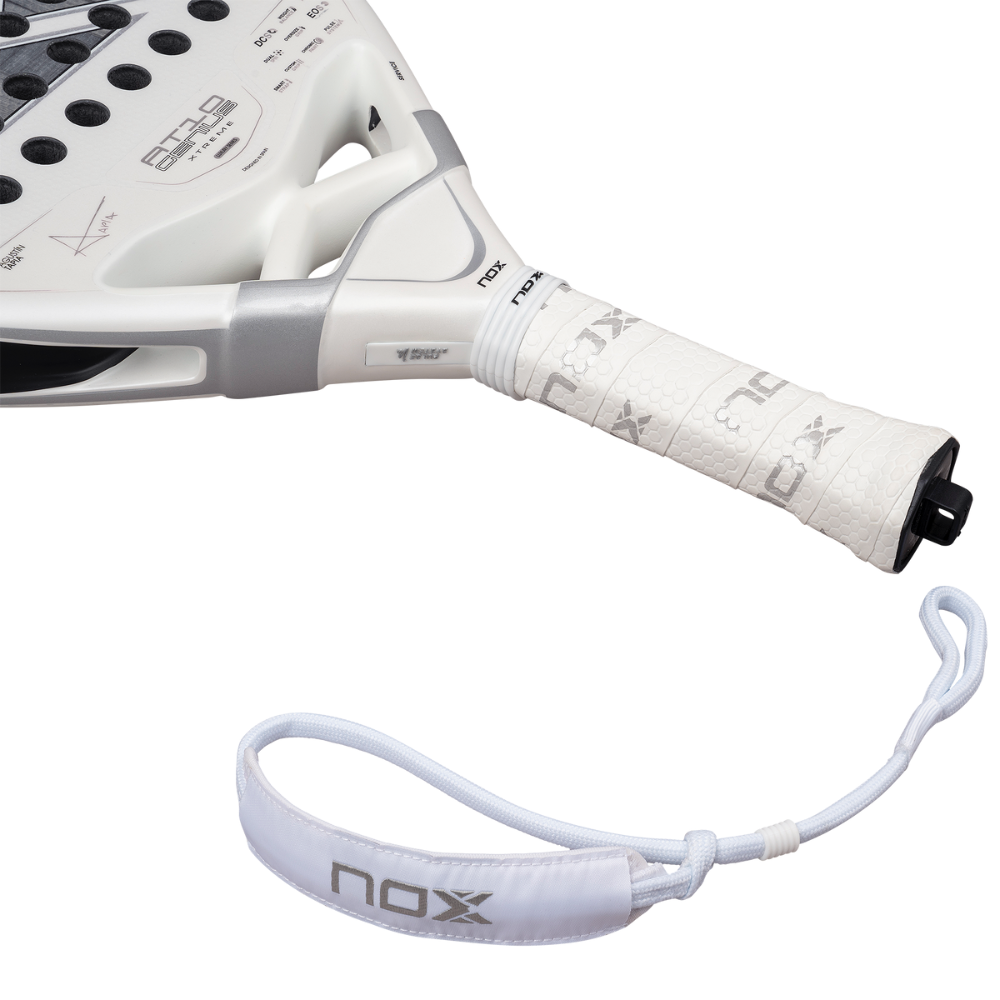 Pala de Padel Nox AT10 Genius Attack 12K Alum XTREM 2026 + Tarro de pelotas +Overgrip + Protector