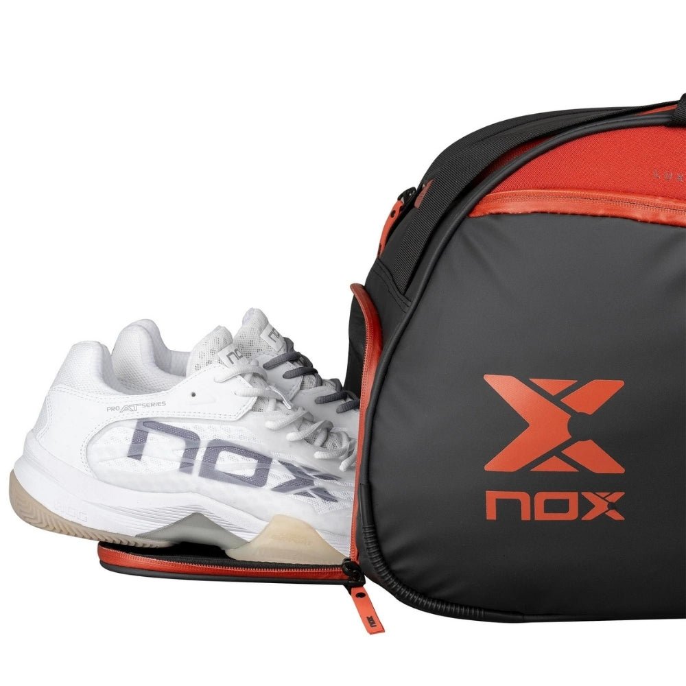 Bolso Paletero Nox Open Series Black/Red 2024/2025 - Sur SportsBolsos y Mochilas