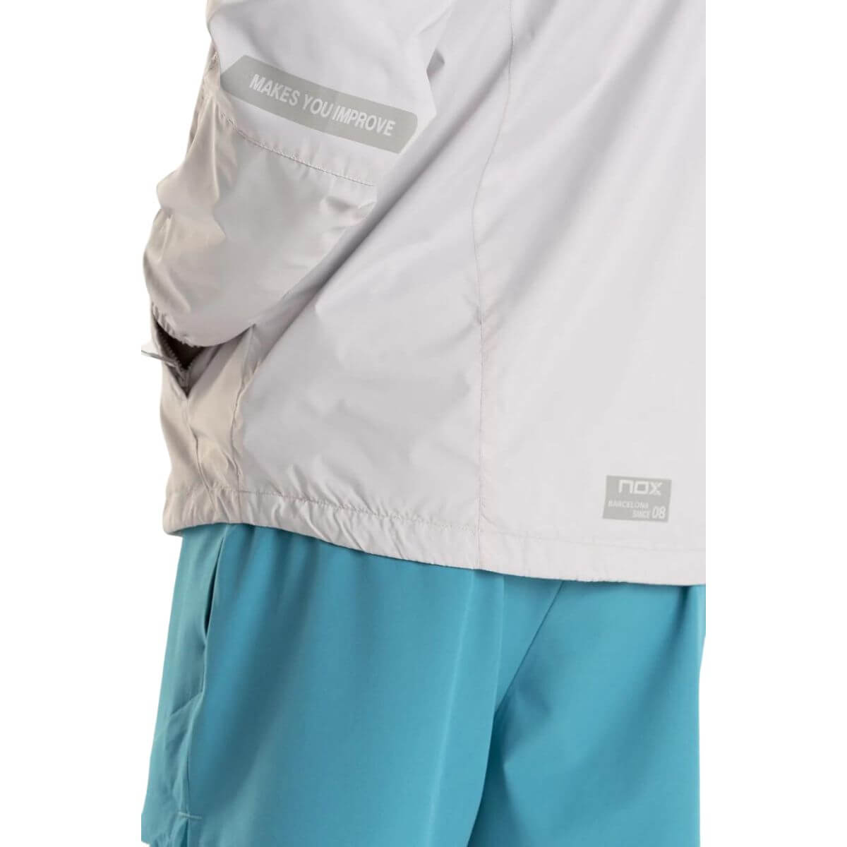 Cortaviento Nox Hombre Pro Gris Calido - Sur SportsVestuario