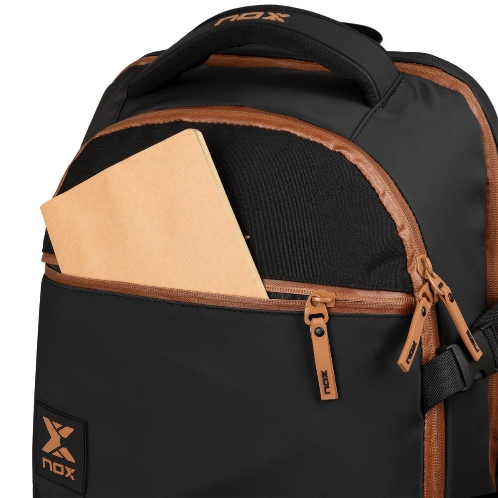Mochila Nox Open Series Black/Brown 2024/2025 - Sur SportsBolsos y Mochilas