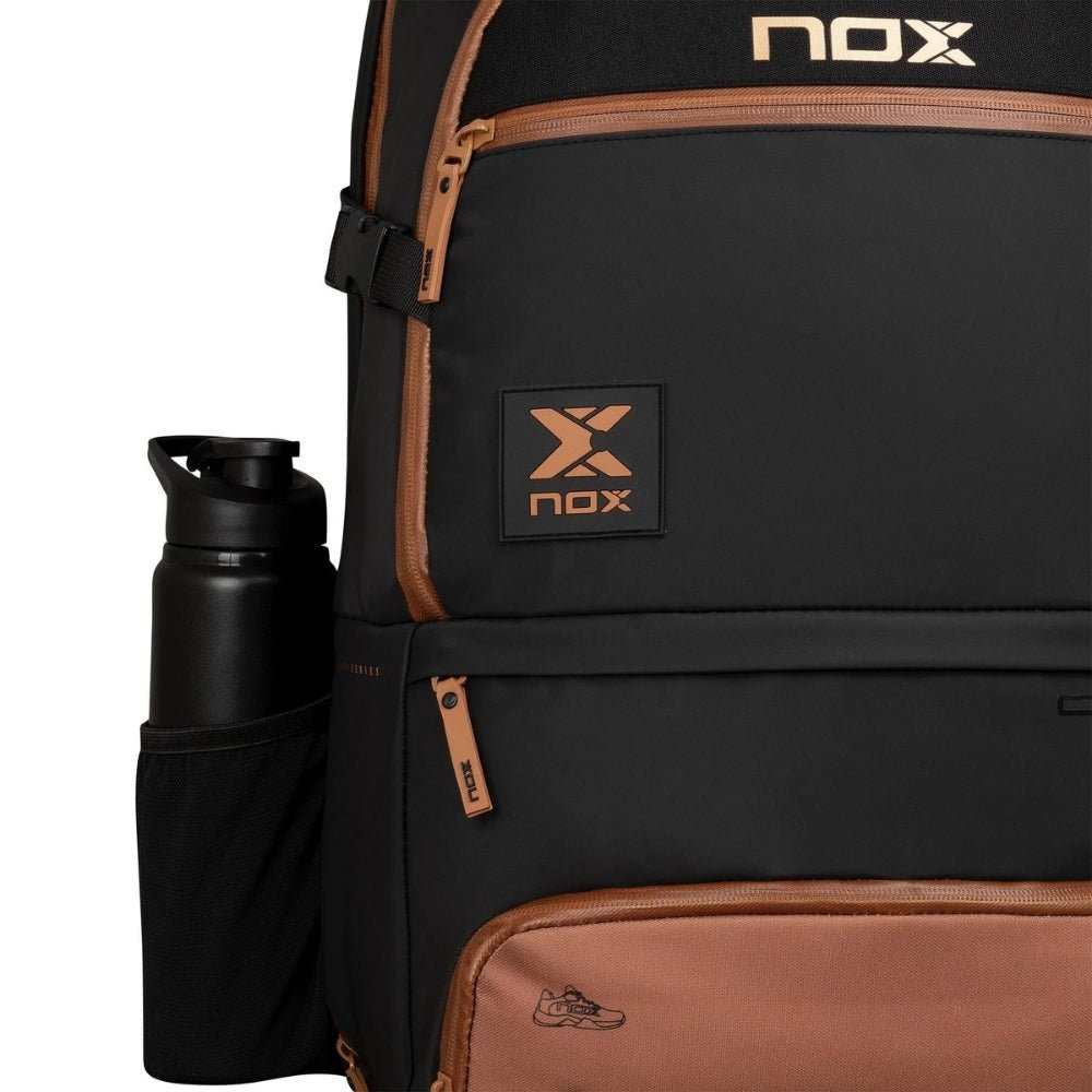 Mochila Nox Open Series Black/Brown 2024/2025 - Sur SportsBolsos y Mochilas