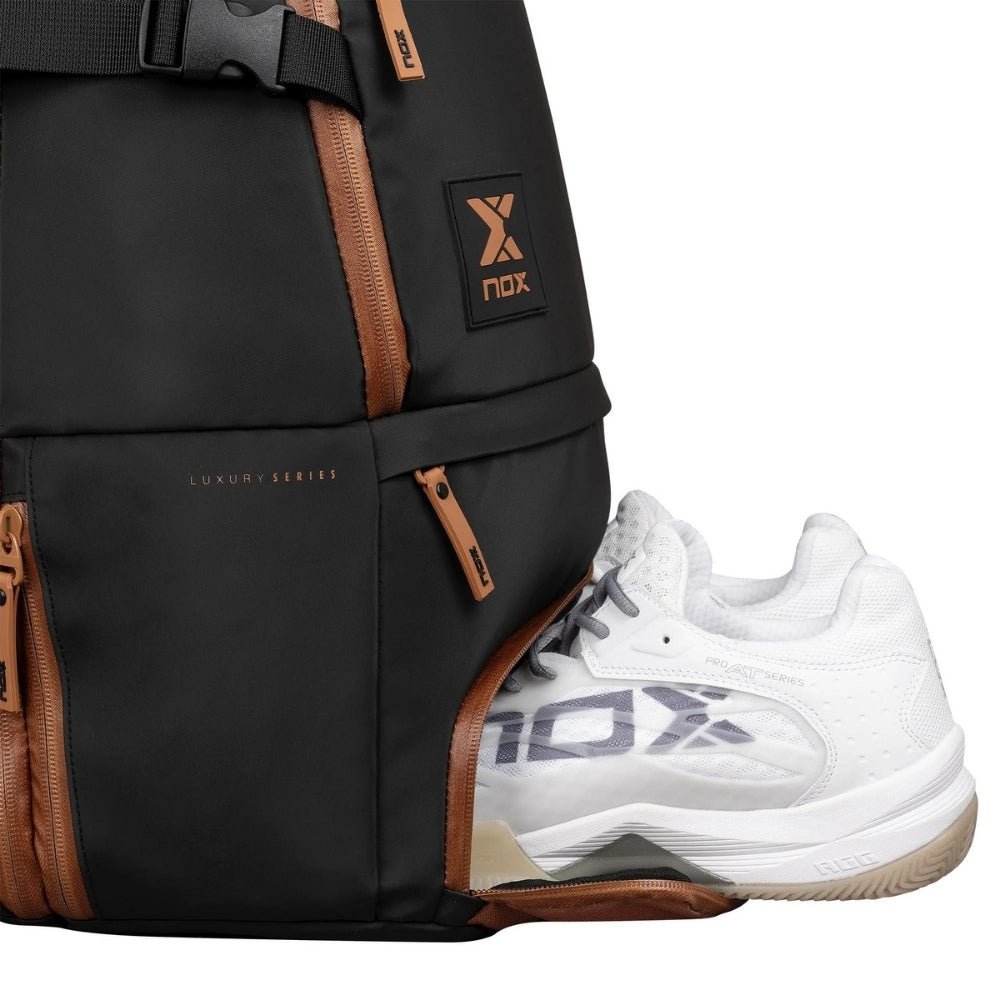Mochila Nox Open Series Black/Brown 2024/2025 - Sur SportsBolsos y Mochilas