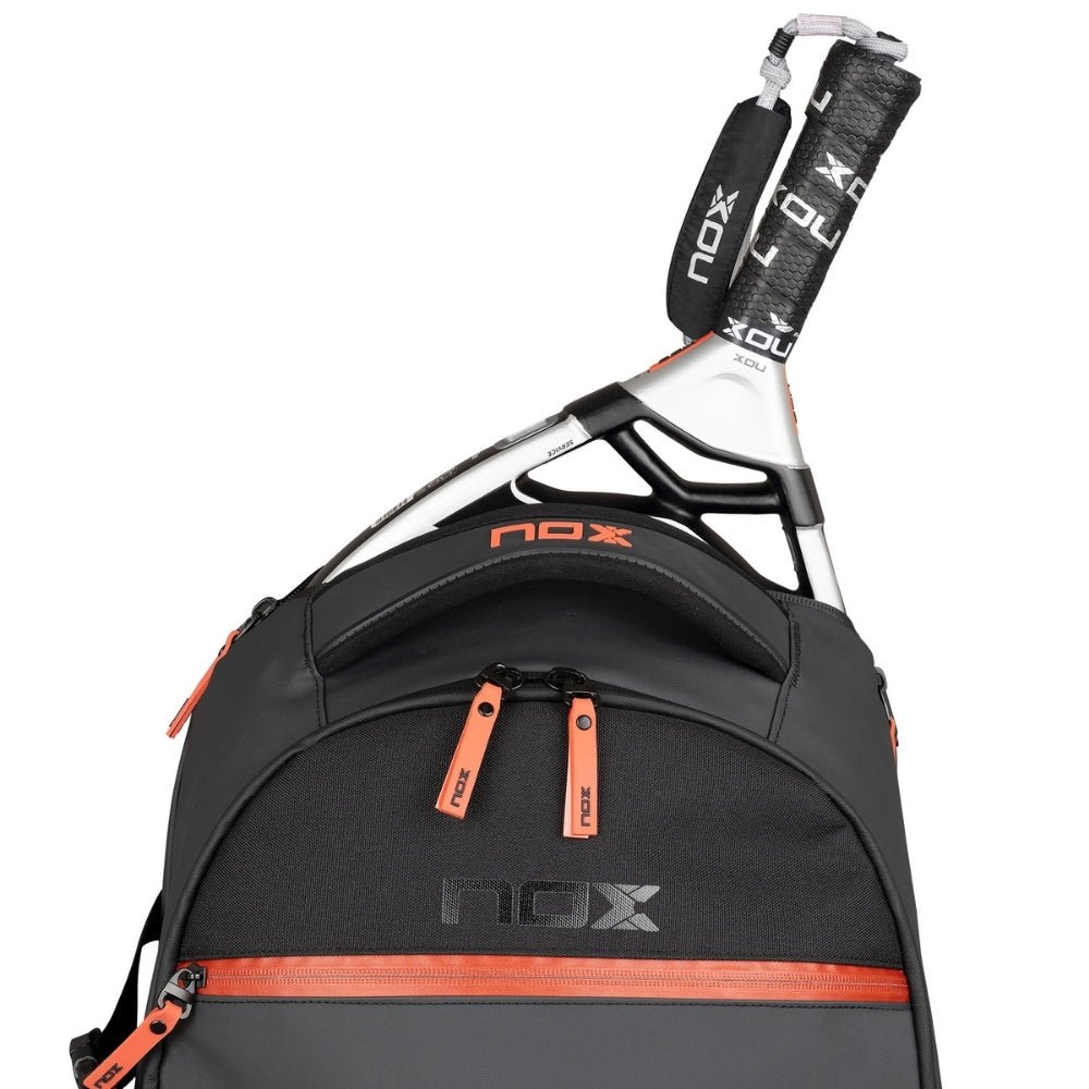 Mochila Nox Open Series Black/Red 2024/2025 - Sur SportsBolsos y Mochilas