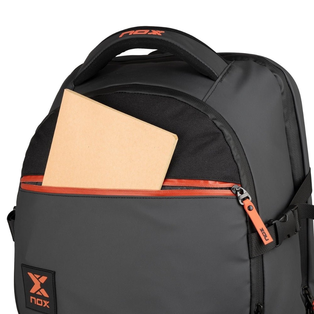 Mochila Nox Open Series Black/Red 2024/2025 - Sur SportsBolsos y Mochilas