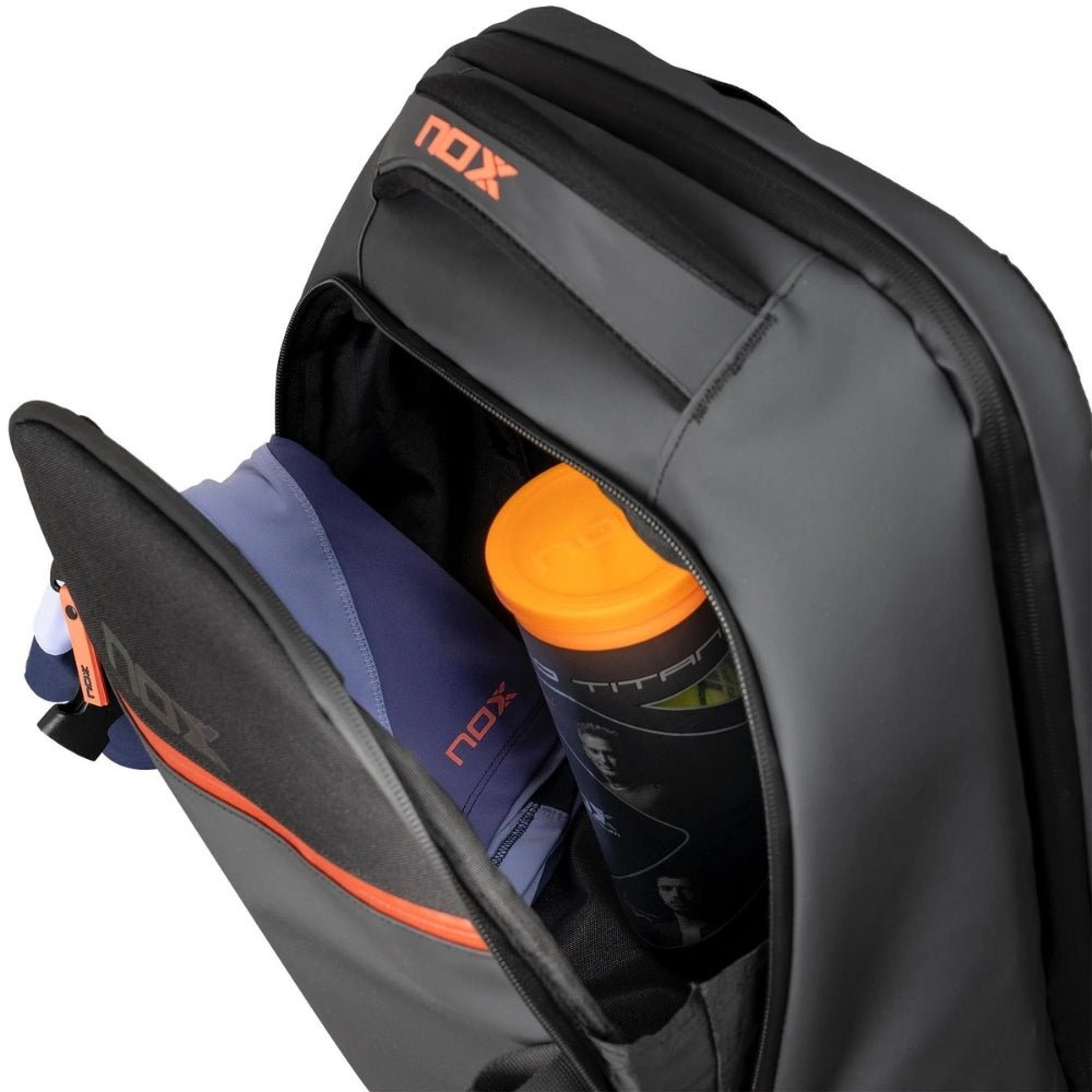 Mochila Nox Open Series Black/Red 2024/2025 - Sur SportsBolsos y Mochilas