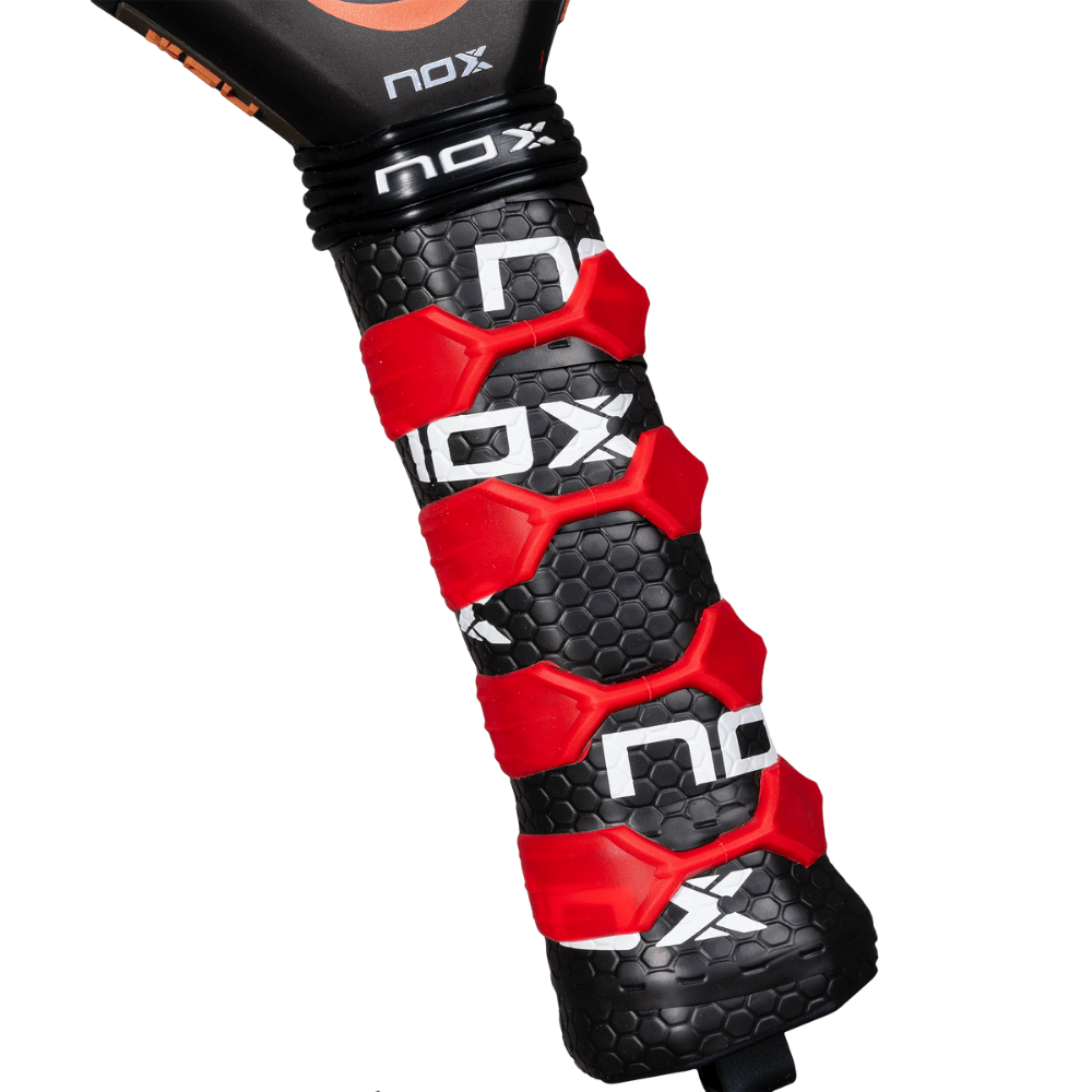 Pala de Padel At10 Genius Attack 12K by Agustin Tapia 2025 + Tarro de pelotas +Overgrip + Protector - Sur SportsPalas