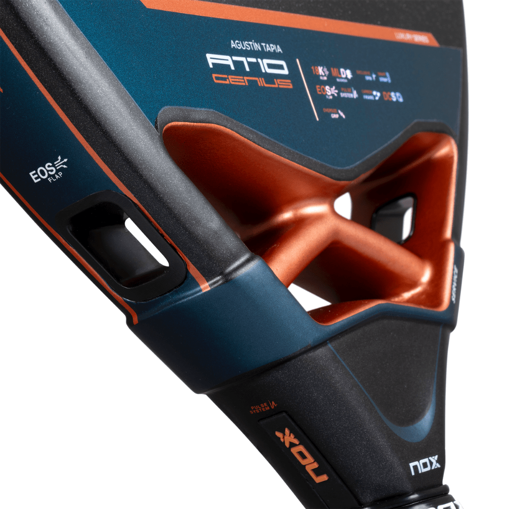 Pala de Padel At10 Genius Attack 18K Alum by Agustin Tapia 2025 + Tarro de pelotas +Overgrip + Protector - Sur SportsPalas