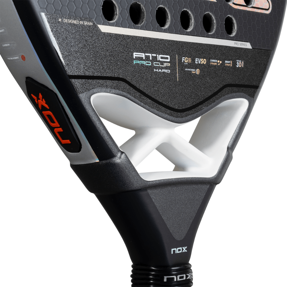 Pala de Padel At10 Pro Cup Hard by Agustin Tapia 2025 + Tarro de pelotas +Overgrip + Protector - Sur SportsPalas