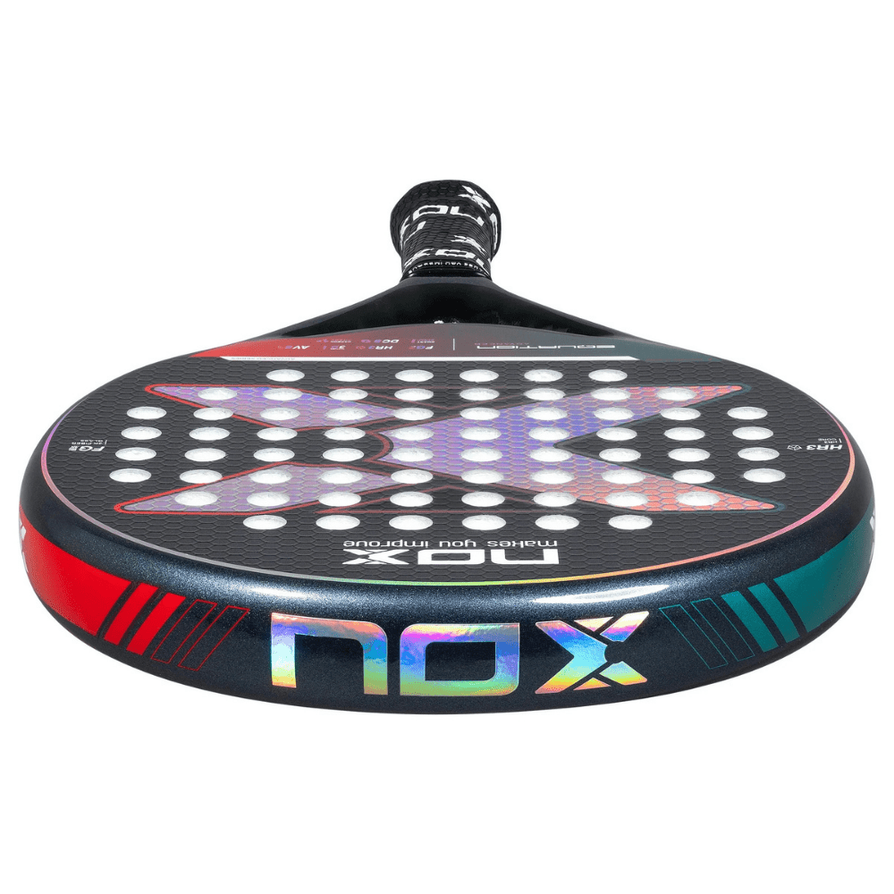 Pala de Padel Equation Light 2025 + Tarro de pelotas +Overgrip + Protector - Sur SportsPalas