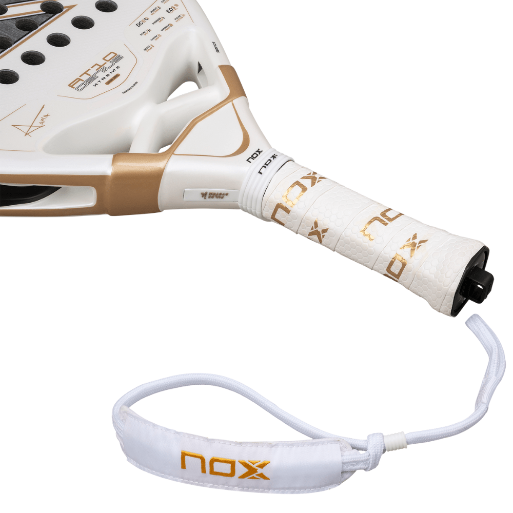 Pala de Padel Nox AT10 Genius 12K Alum XTREM 2026 + Tarro de pelotas +Overgrip + Protector - Sur SportsPalas