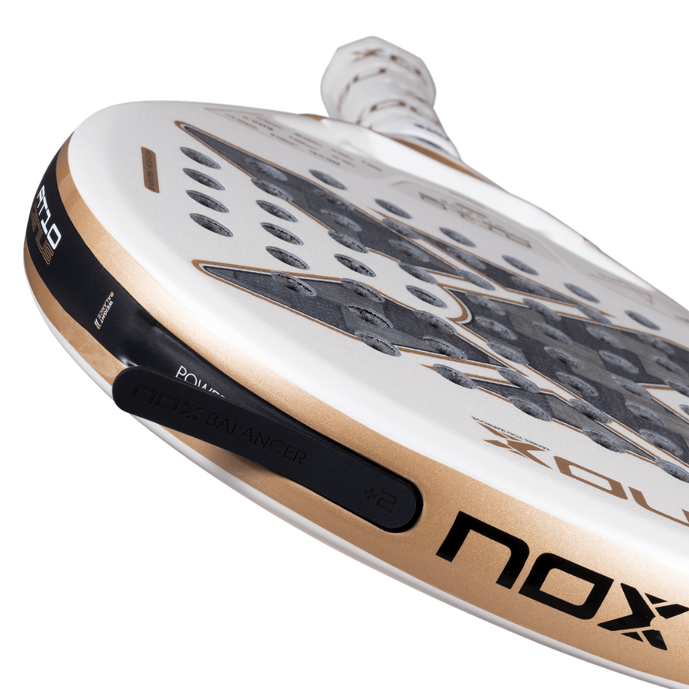 Pala de Padel Nox AT10 Genius 12K Alum XTREM 2026 + Tarro de pelotas +Overgrip + Protector - Sur SportsPalas