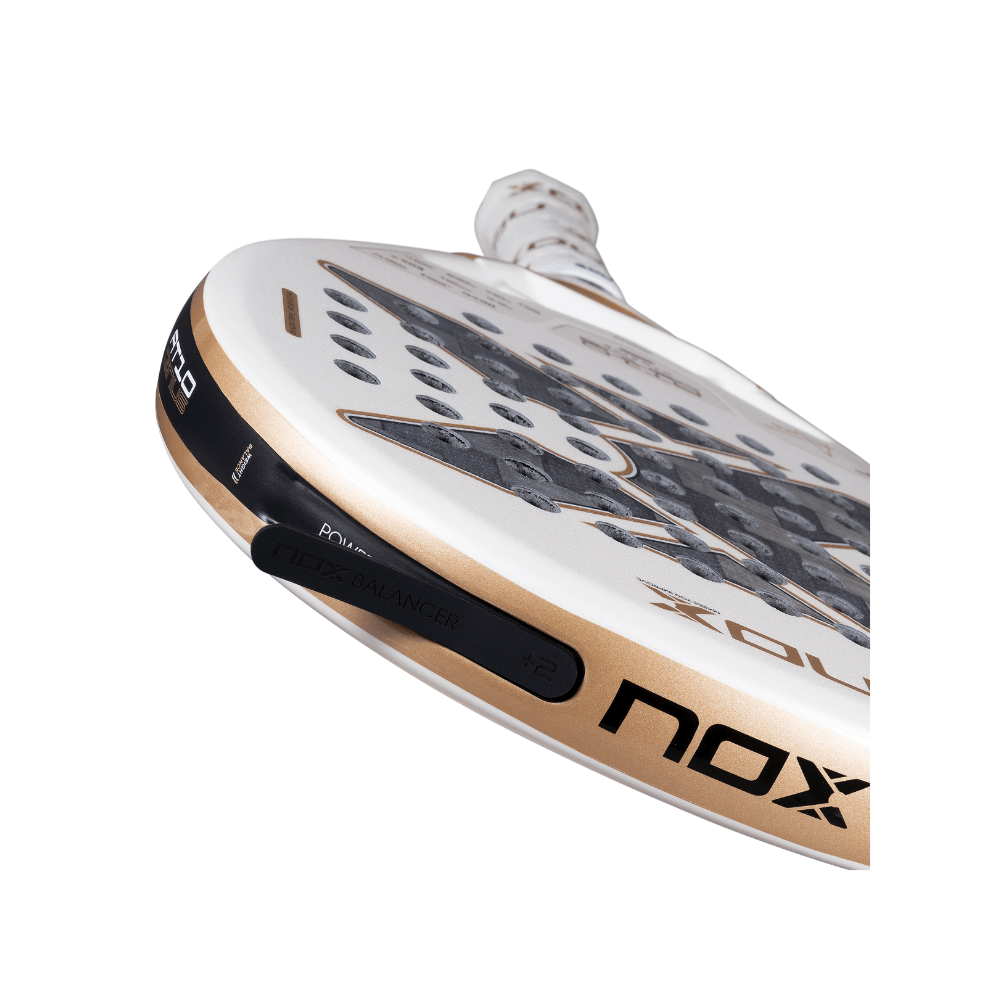 Pala de Padel Nox AT10 Genius 12K Alum XTREM 2026 + Tarro de pelotas +Overgrip + Protector - Sur SportsPalas