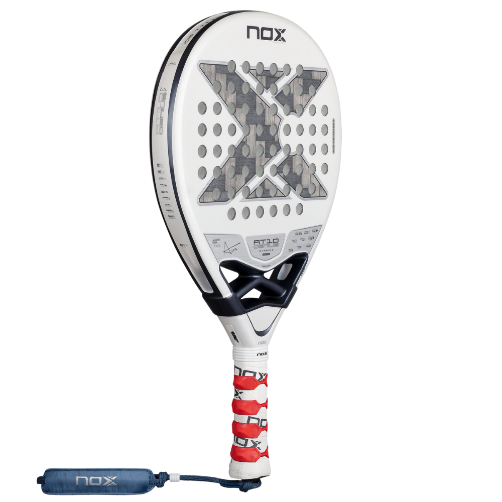 Pala de Padel Nox AT10 Genius 12K Alum XTREM Lite 2026 + Tarro de pelotas +Overgrip + Protector - Sur SportsPalas