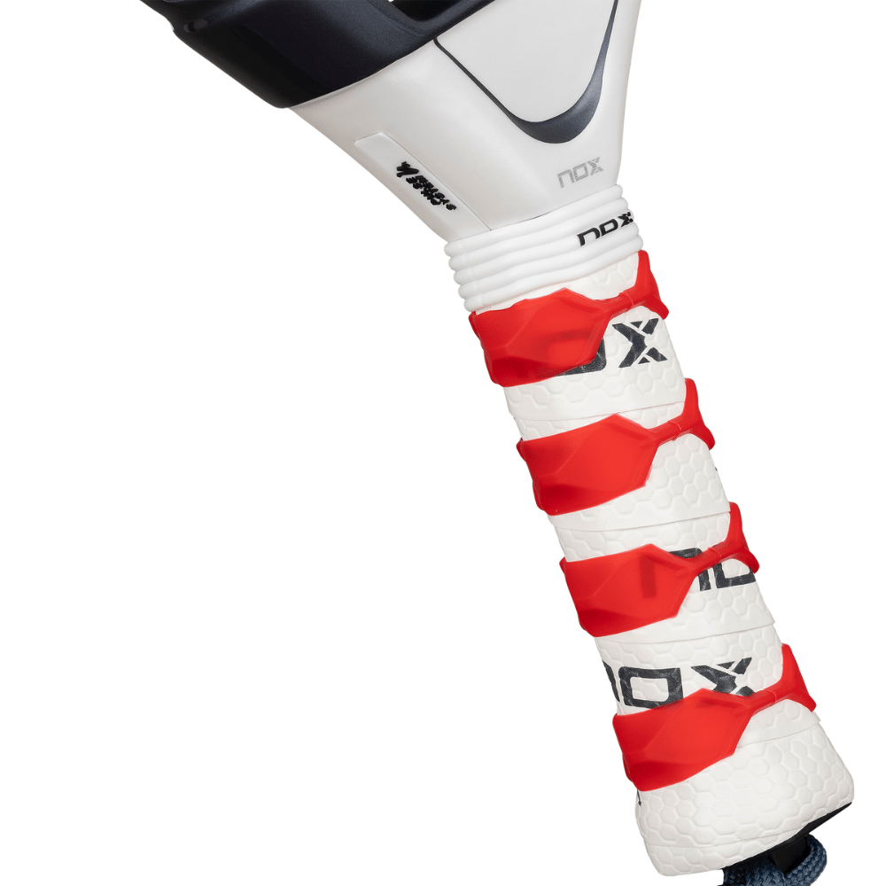 Pala de Padel Nox AT10 Genius 12K Alum XTREM Lite 2026 + Tarro de pelotas +Overgrip + Protector - Sur SportsPalas
