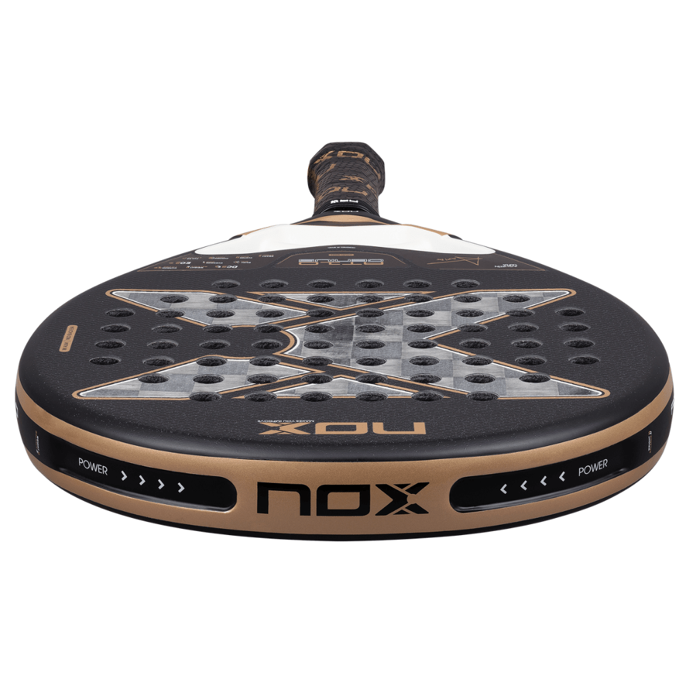 Pala de Padel Nox AT10 Genius 18K Alum 2026 + Tarro de pelotas +Overgrip + Protector - Sur SportsPalas