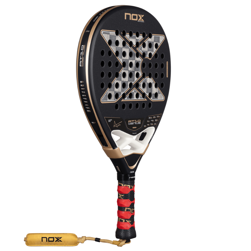 Pala de Padel Nox AT10 Genius 18K Alum 2026 + Tarro de pelotas +Overgrip + Protector - Sur SportsPalas