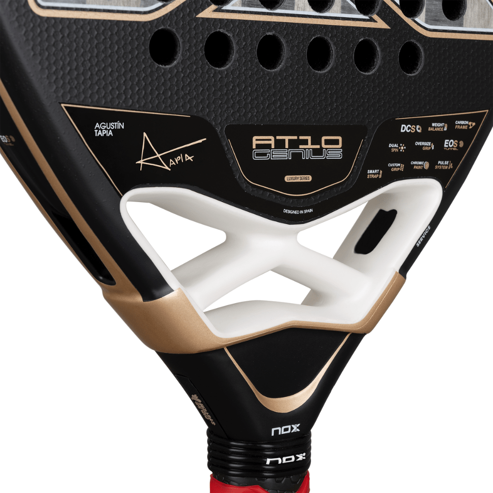 Pala de Padel Nox AT10 Genius 18K Alum 2026 + Tarro de pelotas +Overgrip + Protector - Sur SportsPalas