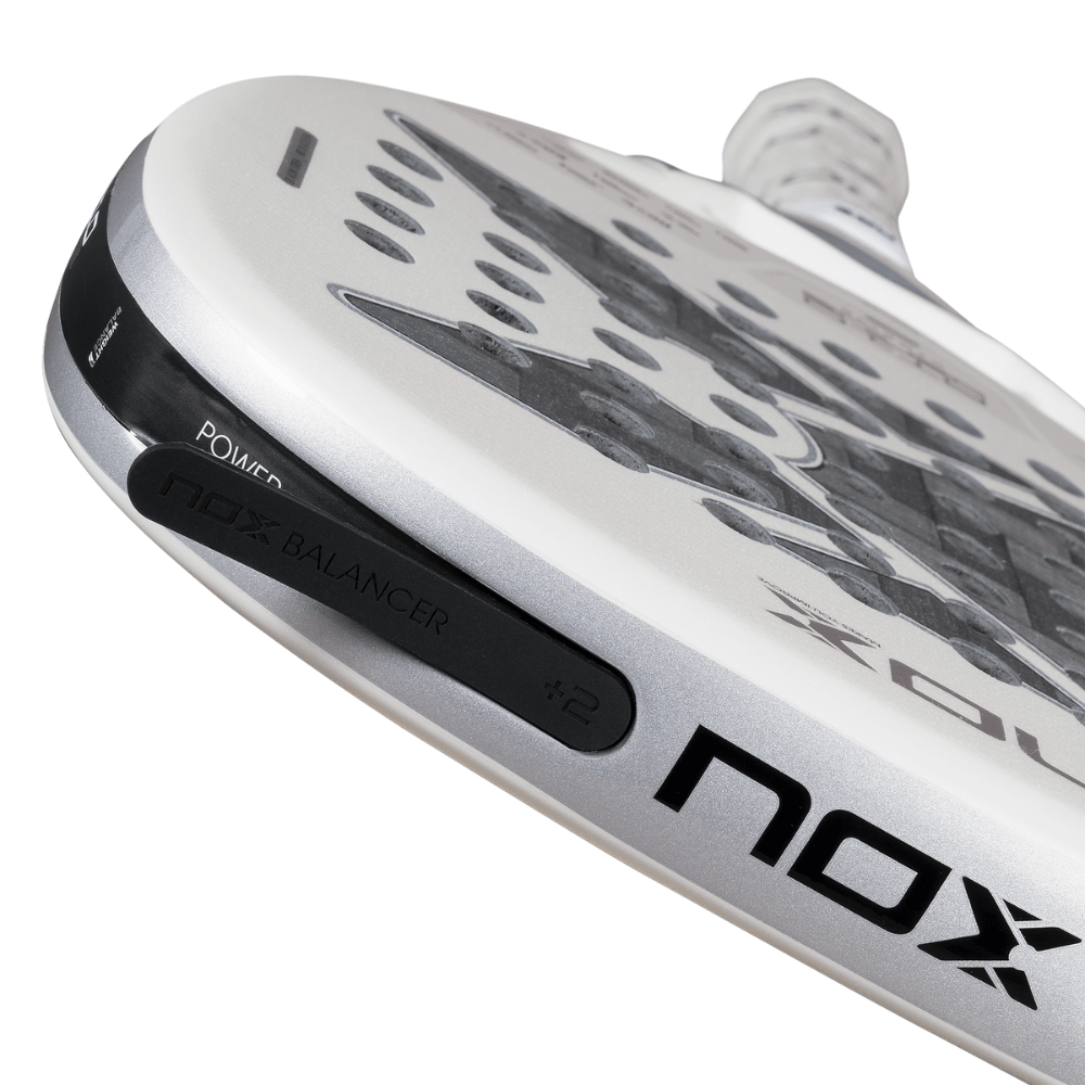 Pala de Padel Nox AT10 Genius Attack 12K Alum XTREM 2026 + Tarro de pelotas +Overgrip + Protector - Sur SportsPalas