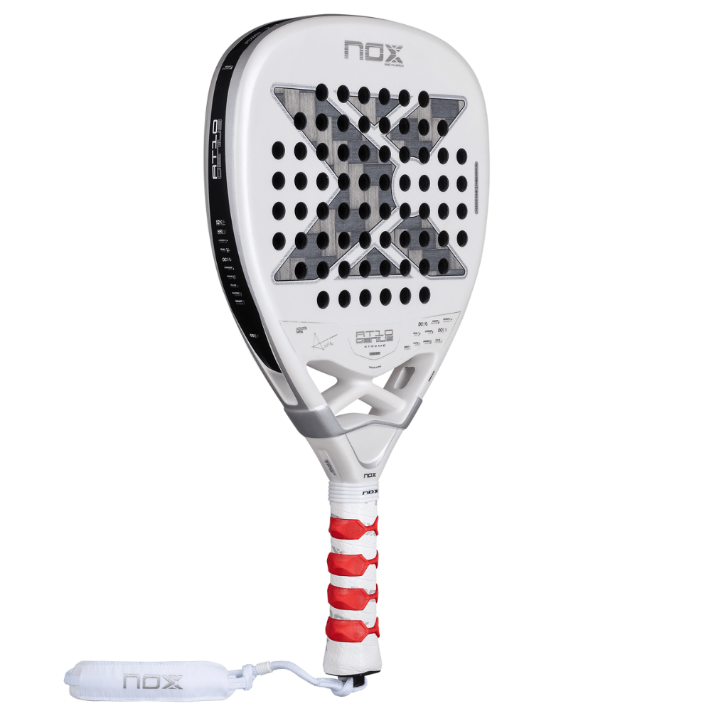 Pala de Padel Nox AT10 Genius Attack 12K Alum XTREM 2026 + Tarro de pelotas +Overgrip + Protector - Sur SportsPalas