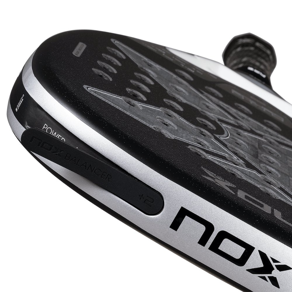 Pala de Padel Nox AT10 Genius Attack 18K Alum 2026 + Tarro de pelotas +Overgrip + Protector - Sur SportsPalas