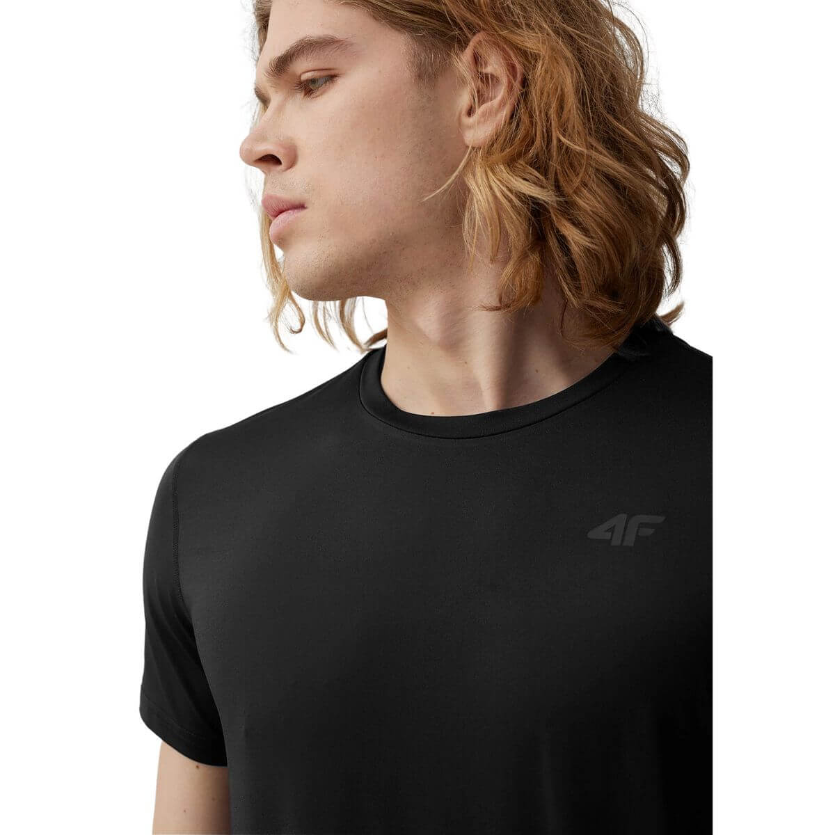 Polera 4F Negra - Sur SportsVestuario