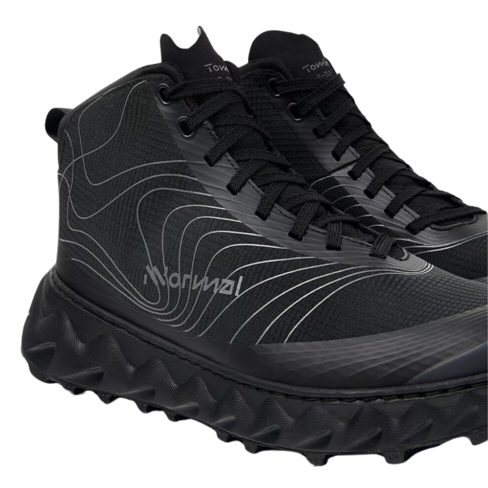 Zapatillas Nnormal Tomir 2.0 Boot Trail Running Negra - Sur SportsZapatillas